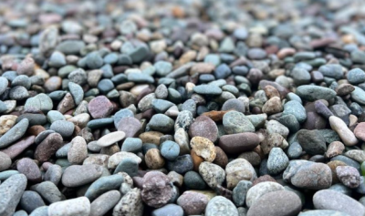 Галька речная декоративная 1кг, ф.20-40 в интернет гипермаркете «Планета Лета». Фото