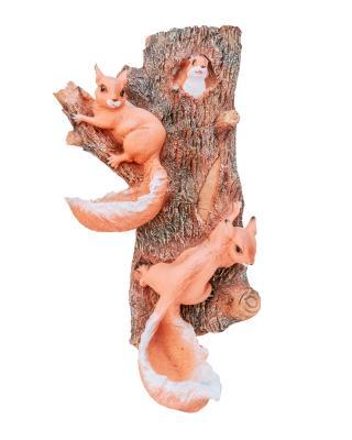 Фигура Навесные белки-поилки на дереве Н-65см в интернет гипермаркете «Планета Лета». Фото